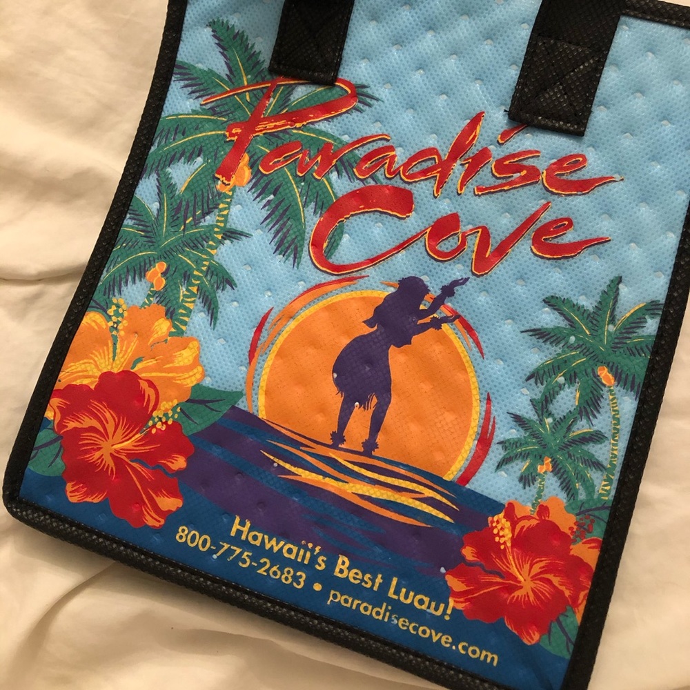 paradise cove lunch box 🍴